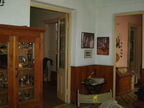 Casa 8 ambientes con 3 baños