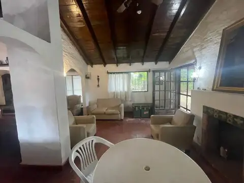 Casa en Venta con 3 cocheras