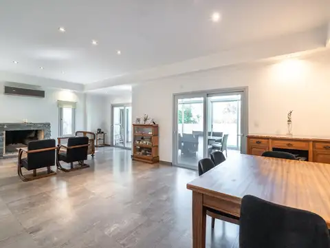 Casa en Barrio Privado El Aromo - Loma Verde - Escobar