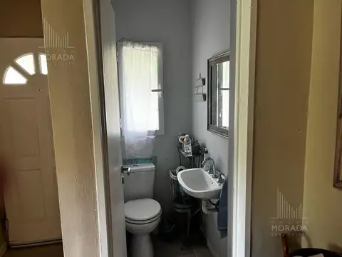 Casa 4 ambientes con 2 baños