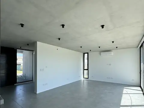 Av Arturo Illia Bis 200