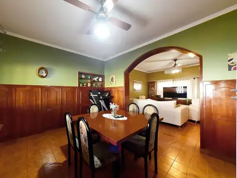 Casa 4 ambientes con 1 baño