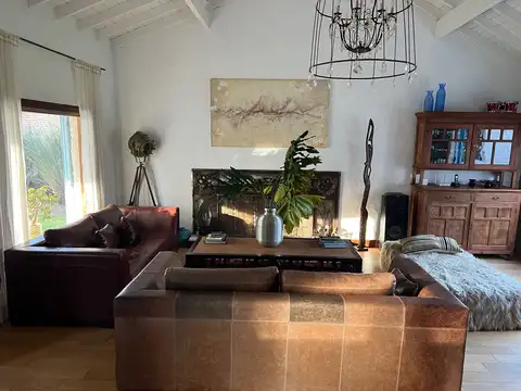 Casa en Venta con 1 cochera