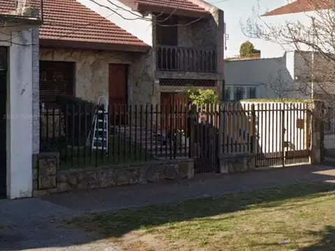 CASA 4 AMB. EN RAMOS MEJIA