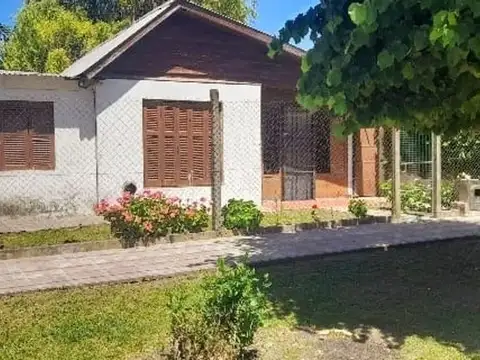 VENTA CASA 4 AMB  CON PATIO y LOSA   ZONA LIBERTAD