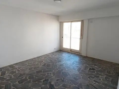 VENTA - 2 AMBIENTES - SAN CRISTOBAL - CONTRA FRENTE - LUM