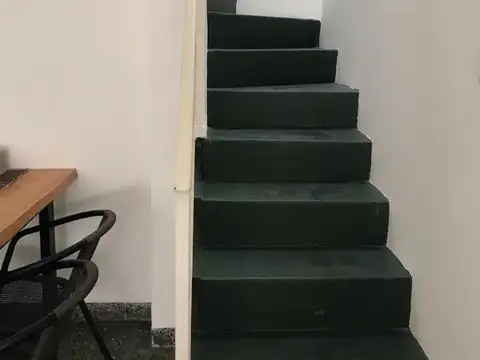 Haedo - Venta - Duplex 3 ambientes con patio y cochera