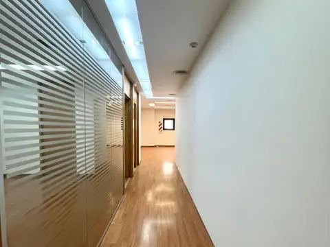 Oficina en Venta con 1 cochera