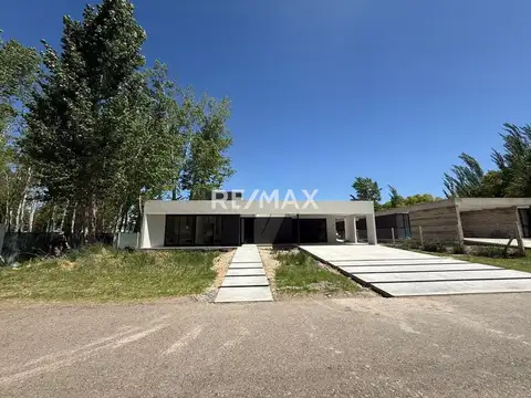 Casa en Venta en Neuquen, USD 350.000