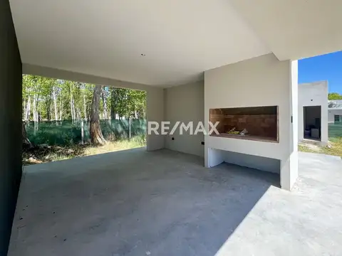 Casa 3 dorm en pozo en venta Canales de plottier