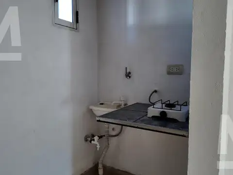 Local en Alquiler en Villa Elvira, $ 440.000