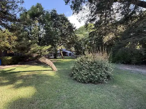 Venta Lote de  600 m² Parque Leloir, con casa a reciclar