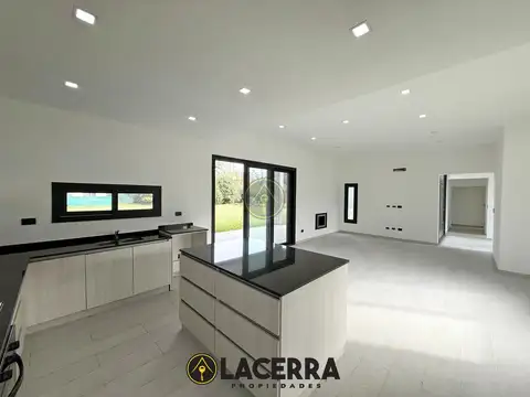 Casa 4 ambientes en venta en Lujan