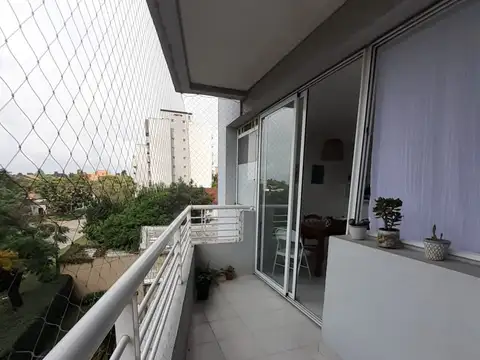 Maestro Ángel D'Elía 500, Piso 2