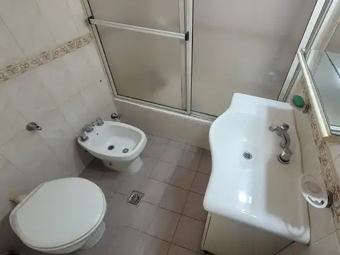 Amplio y luminoso, al frente. Apto Crédito