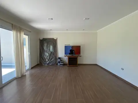 Casa en Venta con 6 cocheras