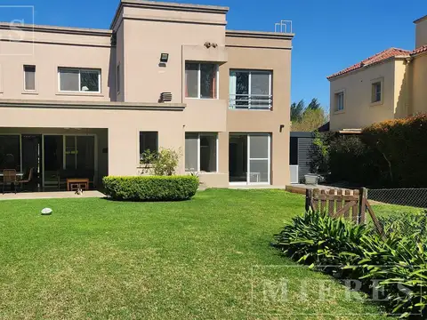 Casa en Alquiler Temporal de 4 dormitorios