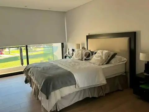 Casa 7 ambientes con 3 baños