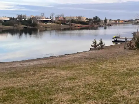 HERMOSO LOTE EN VENTA EN AREA 1 A LA LAGUNA COMPLEJO SAN SEB