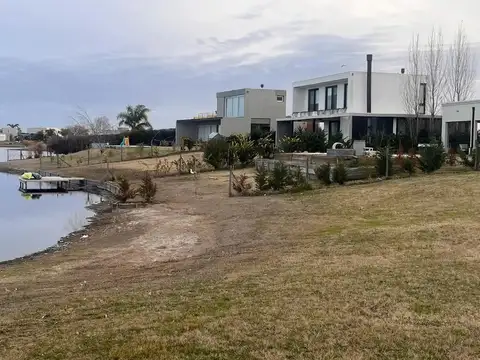 Terreno en Venta de 909,0 m2