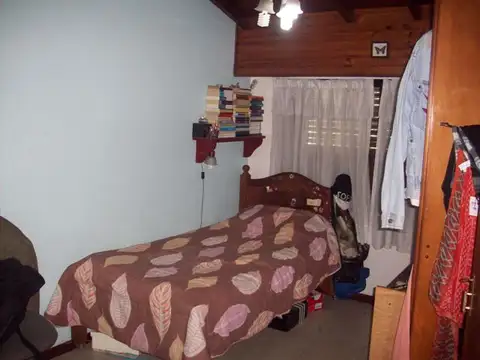 Casa 4 ambientes con 2 baños