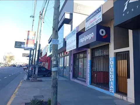 AVENIDA HIPOLITO YRIGOYEN 5200