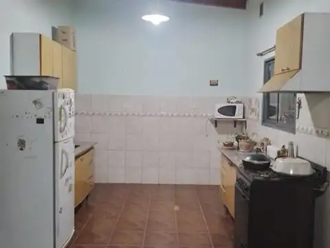 Casa 3 ambientes con 1 baño