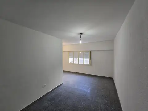 Departamento en Venta en Villa Adelina, USD 70.000