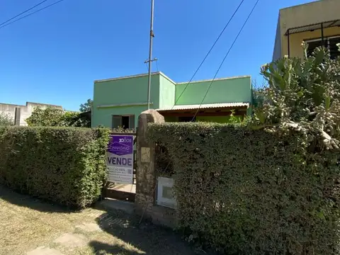 Casa - Venta - Argentina, Lobos - ANGUEIRA 1800