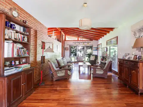 Av. Agustín M. García  al 6300