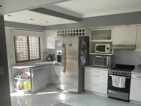 Casa 4 ambientes con 4 baños