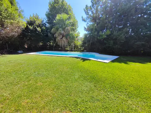 Hermosa Casa en Las Cortaderas de Lujan