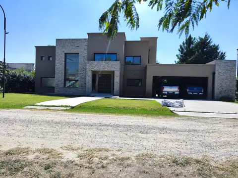 Casa en Venta en Lujan, USD 250.000