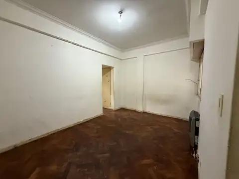 Depto 2AMB c/balcón a la calle en Flores Norte - a