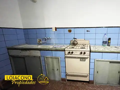 Casa 2flias a refaccionar - Crisóstomo Álvarez al 5400 - Loiacono Propiedades