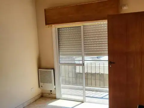 Departamento en Venta en Luis Guillon, USD 65.000