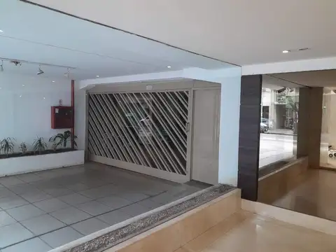 Cochera en Venta Belgrano c/Portón Elect. en PB