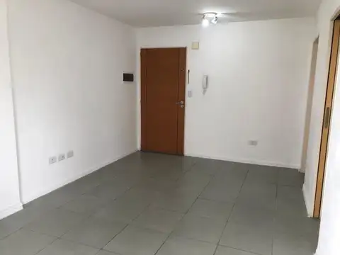 Departamento en Alquiler en Moron Sur, $ 400.000