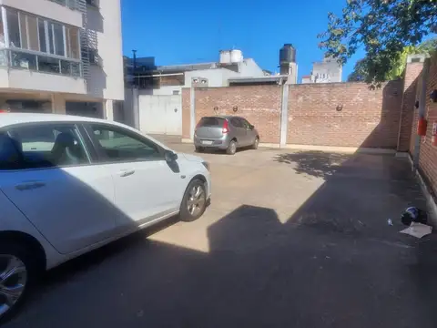 Venta Cochera en Pellegrini 739.