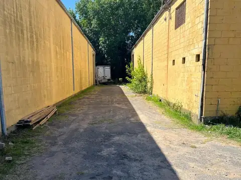 Galpon en Alquiler 20  mts Frente