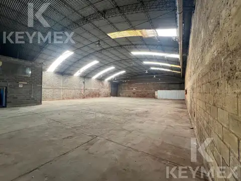 Galpon en alquiler 600 m2cubiertos, ideal deposito