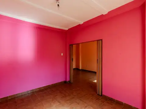 VENTA-CASA 3AMB-C/PARQUE, QUINCHO Y PARRILLA, HURLINGHAM / A REFACCIONAR