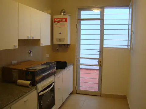 Paraguay 200, Piso P.B