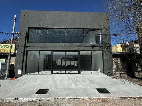 Amplio Local Comercial sobre Ruta 9