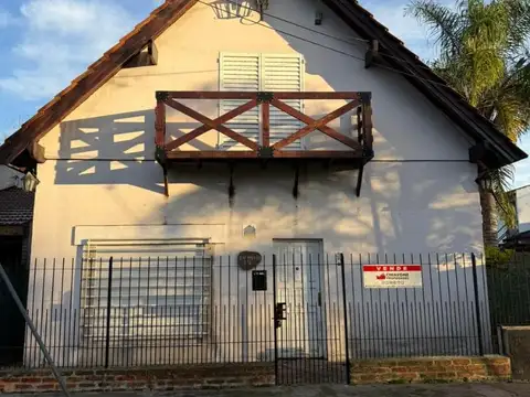 Casa céntrica en venta, Marcos Paz.