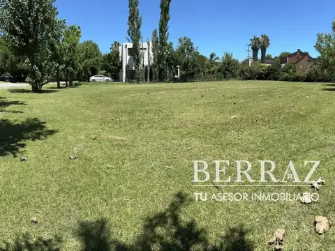Lote venta de 1300 m2 en Campo Grande Pilar