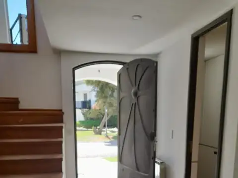 Casa en Venta en Lujan De Cuyo, USD 345.000