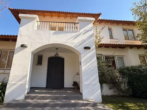 COCUCCI INMOBILIARIA vendde excelente casa en Vistalba Country