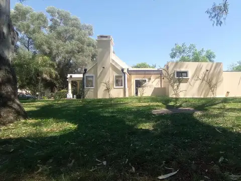 27 de Febrero, Pueblo Esther, Santa Fe Country Náutico  La Bahía