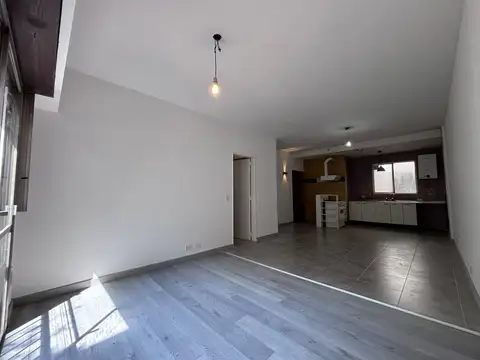 Julián Álvarez 1900, Piso 1